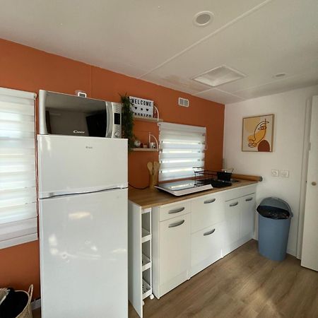 Camping Des Acacias Saint-Paulet-de-Caisson Exterior foto